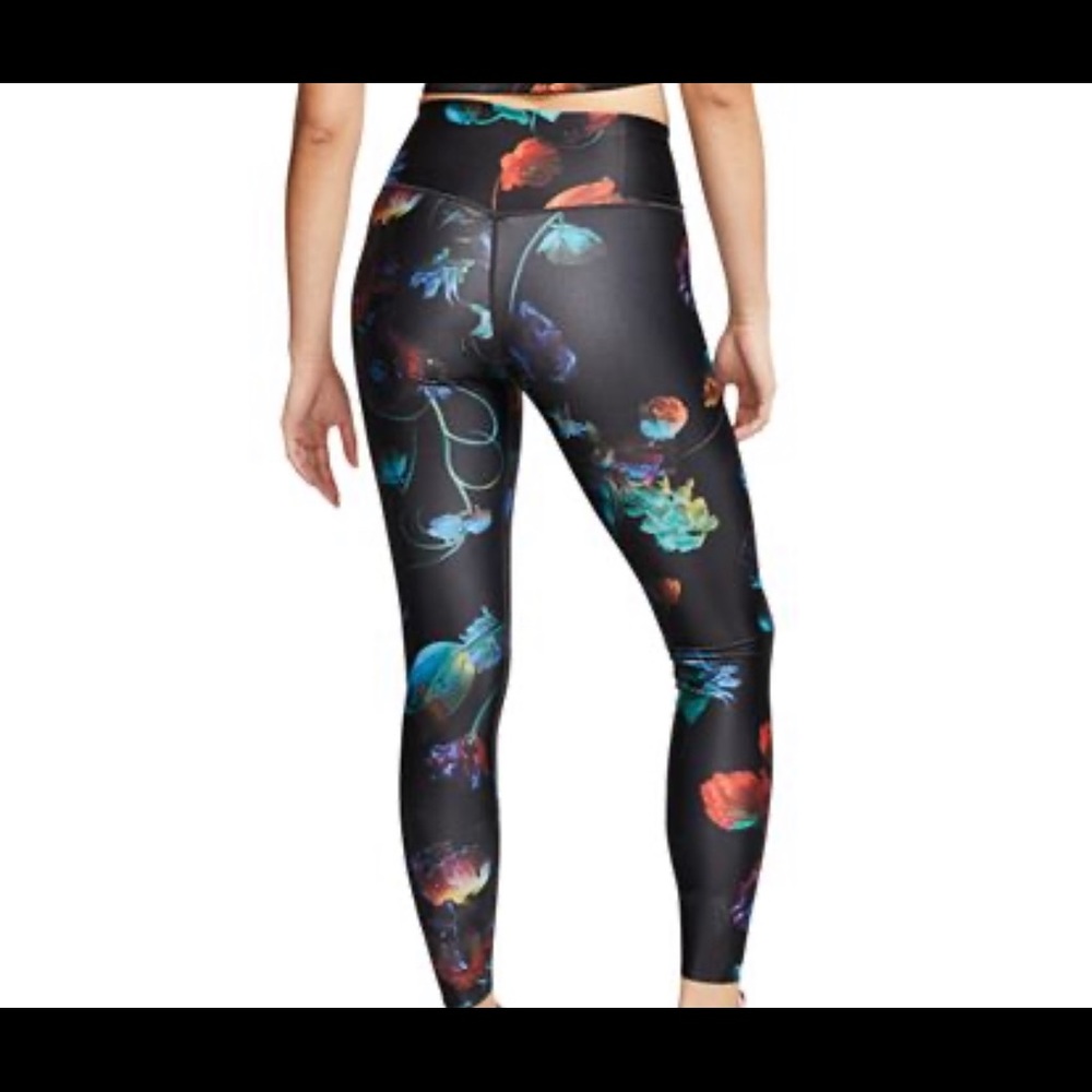 Nike Women’s Dry-Fit legging - Picture 5 of 7